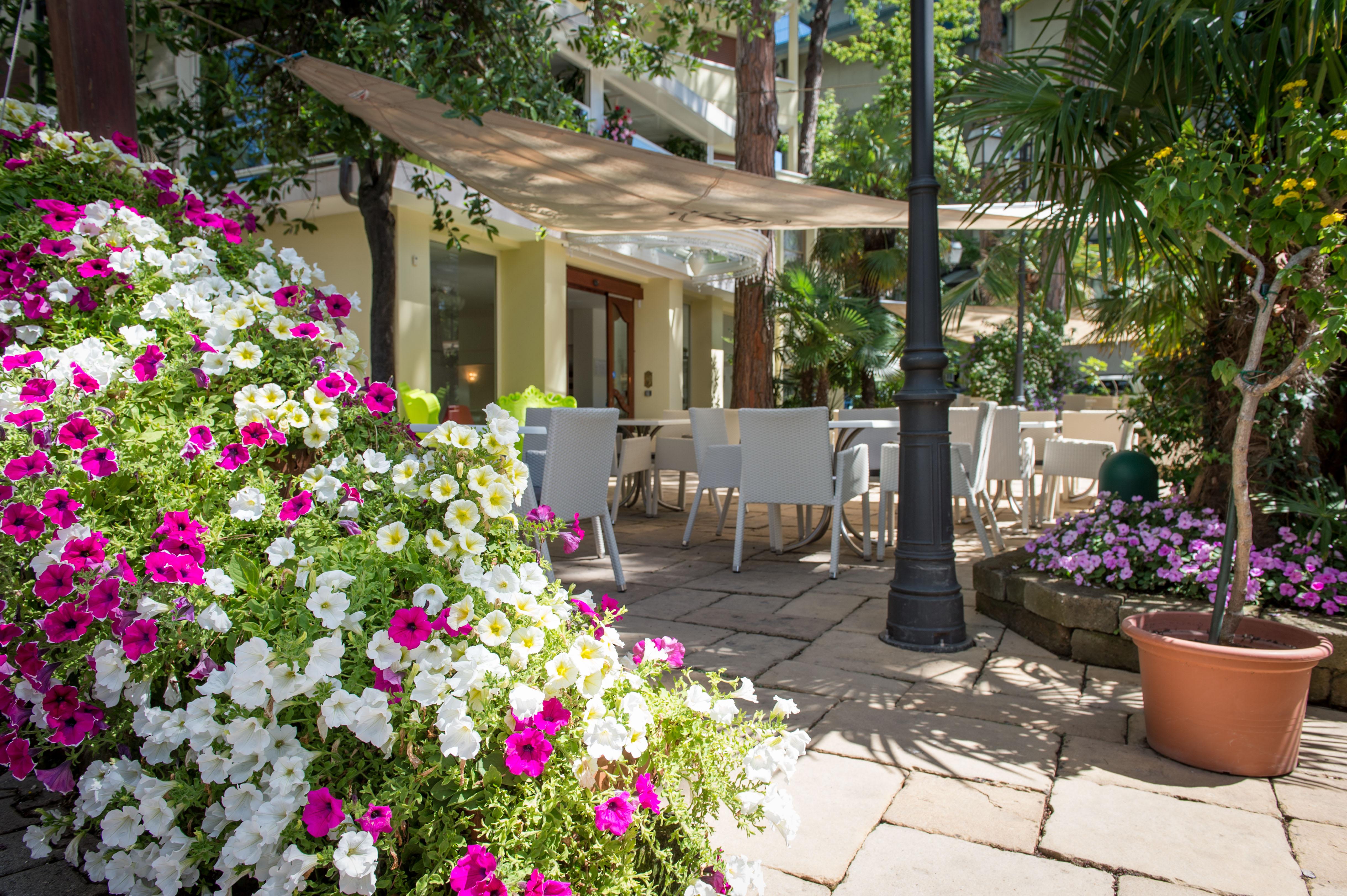 Hotel Luxor Milano Marittima Exterior photo