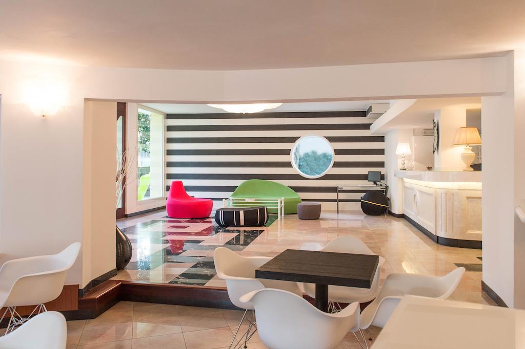 Hotel Luxor Milano Marittima Exterior photo